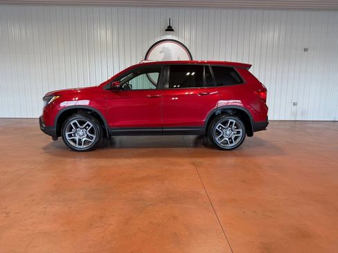 Used 2023 Honda Passport EX-L image 2