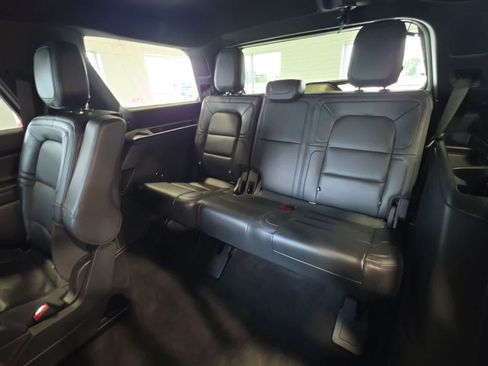 Used 2022 Lincoln Navigator Reserve AWD/4WD image 34