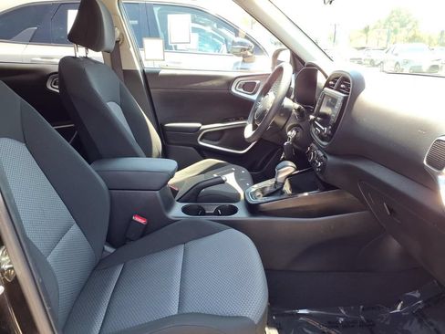 Certified 2023 Kia Soul LX w/ Option Group 015 FWD image 7