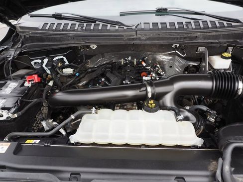 Used 2024 Ford Expedition Limited image 11