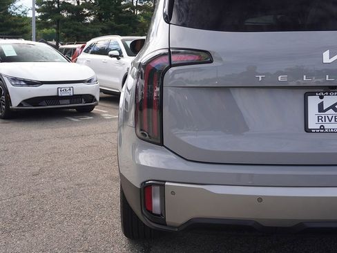 Used 2023 Kia Telluride EX X-Line AWD/4WD image 18
