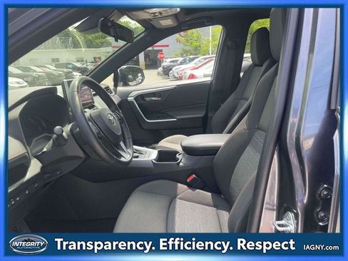 Used 2024 Toyota RAV4 SE w/ Weather & Moonroof Package AWD/4WD image 18