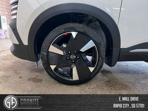 New 2026 Nissan Kicks SR w/ SR Premium Package AWD/4WD image 27