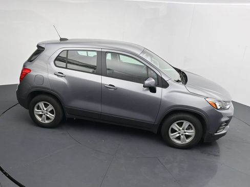 Used 2020 Chevrolet Trax LS FWD image 17