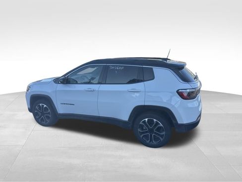 Used 2023 Jeep Compass Limited image 14