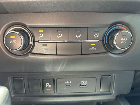 Used 2023 Nissan Frontier SV w/ Midnight Edition Package image 23