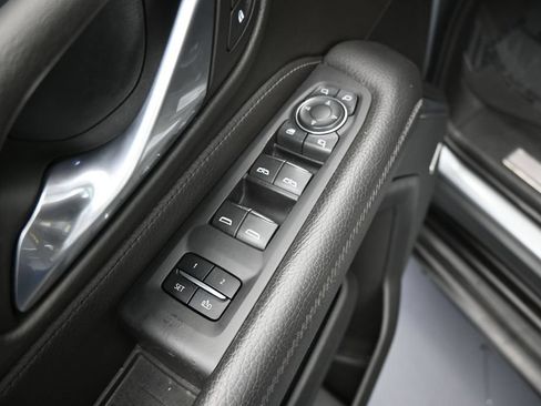 Used 2024 GMC Yukon XL Denali RWD image 15