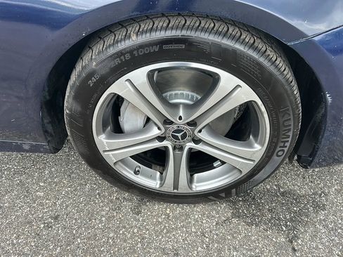 Used 2017 Mercedes-Benz E 300 4MATIC image 35