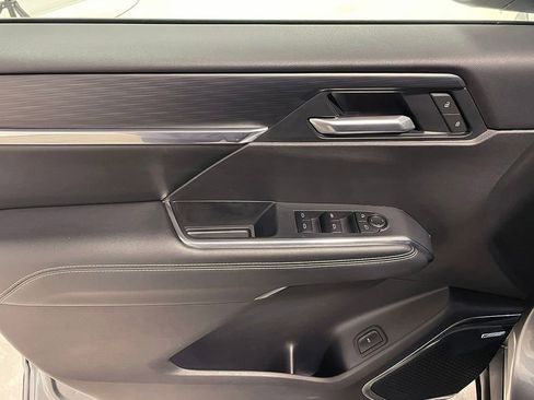 Used 2025 GMC Acadia Elevation image 19