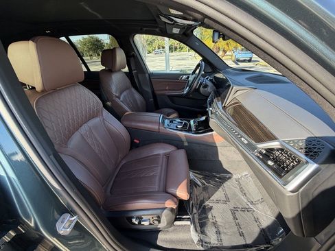 Used 2025 BMW X5 xDrive50e image 37