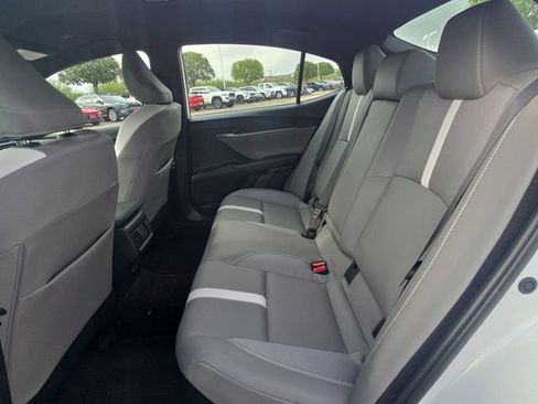 Used 2026 Toyota Camry SE w/ Convenience Package FWD image 15