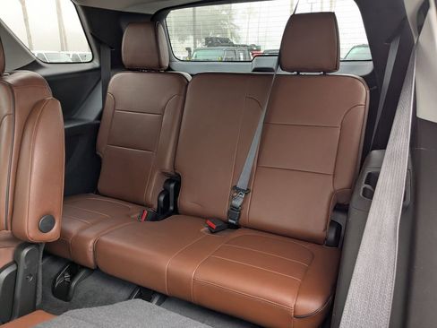 Used 2018 Chevrolet Traverse High Country image 16