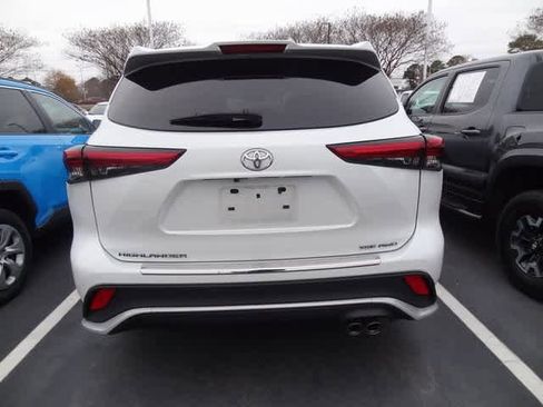 Used 2023 Toyota Highlander XSE image 5