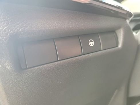 Certified 2025 Nissan Kicks SR AWD/4WD image 19