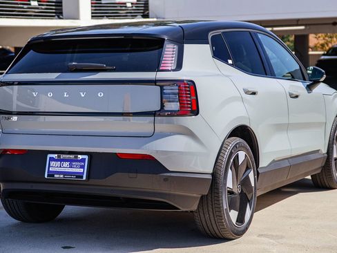 New 2026 Volvo EX30 Plus w/ Protection Package image 6