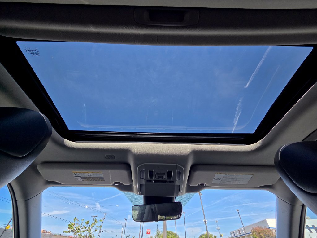 Used 2021 Toyota Highlander XLE FWD image 30