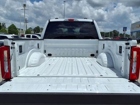 Used 2024 Ford F250 XLT w/ FX4 Off-Road Package AWD/4WD image 8