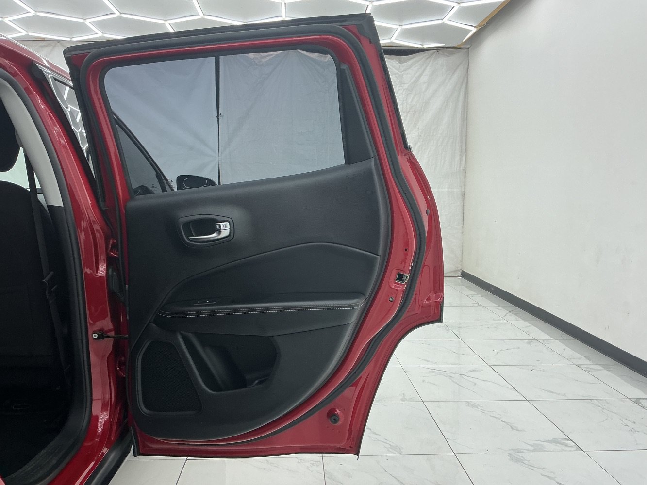 Used 2018 Jeep Compass Sport FWD image 25