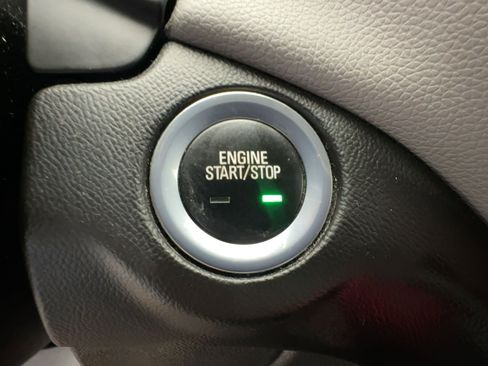 Used 2018 Chevrolet Equinox LT image 23