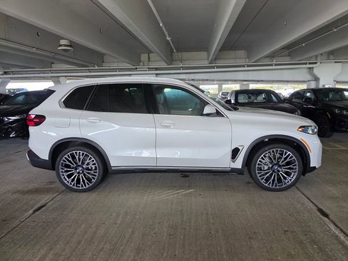 New 2026 BMW X5 sDrive40i RWD image 3
