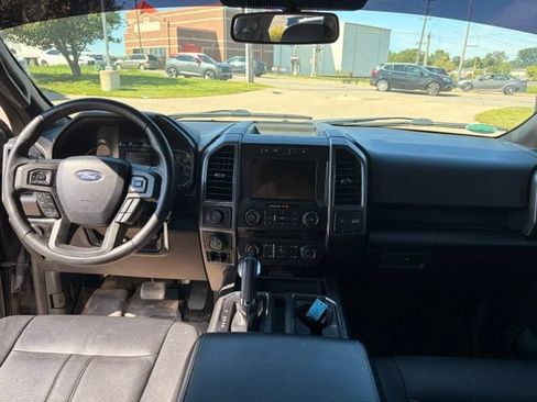 Used 2018 Ford F150 XLT w/ Equipment Group 302A Luxury AWD/4WD image 9