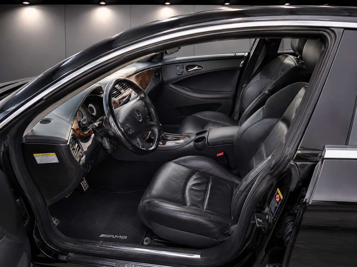 Used 2006 Mercedes-Benz CLS 55 AMG image 5