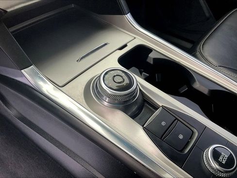 Used 2022 Ford Explorer XLT w/ Equipment Group 202A image 16