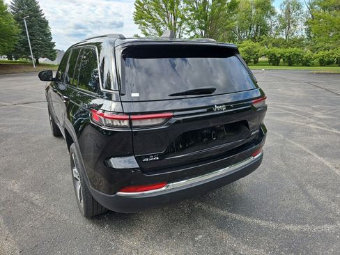 Used 2023 Jeep Grand Cherokee Limited AWD/4WD image 3