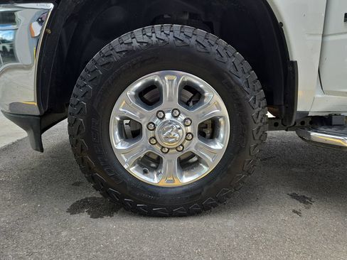 Used 2024 RAM 2500 Big Horn AWD/4WD image 10