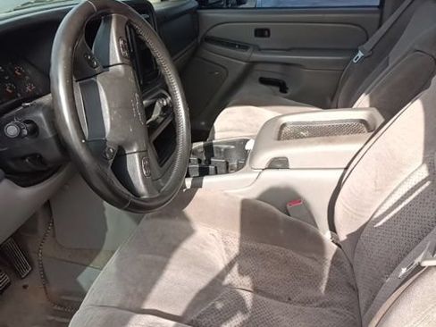 Used 2004 Chevrolet Tahoe LS w/ Preferred Equipment Group AWD/4WD image 6