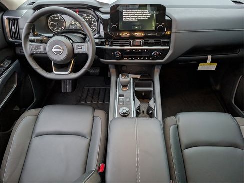 New 2025 Nissan Pathfinder SL image 8