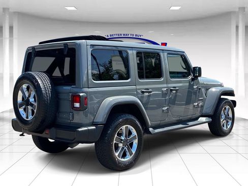 Used 2021 Jeep Wrangler Unlimited Sahara w/ Cold Weather Group AWD/4WD image 7