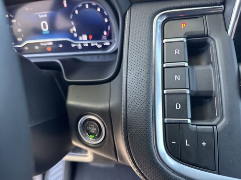 Used 2023 Chevrolet Suburban Premier AWD/4WD image 25