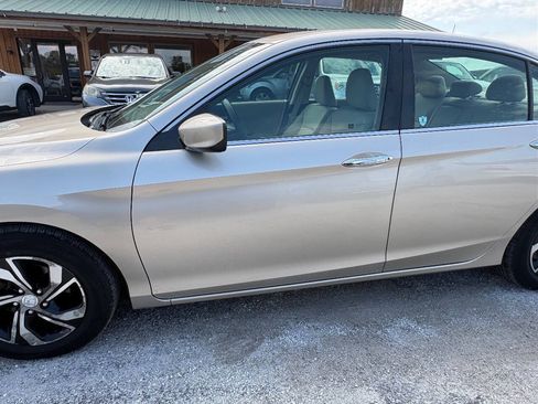 Used 2017 Honda Accord LX image 4