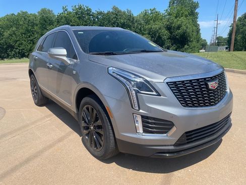 Used 2024 Cadillac XT5 Luxury FWD image 3