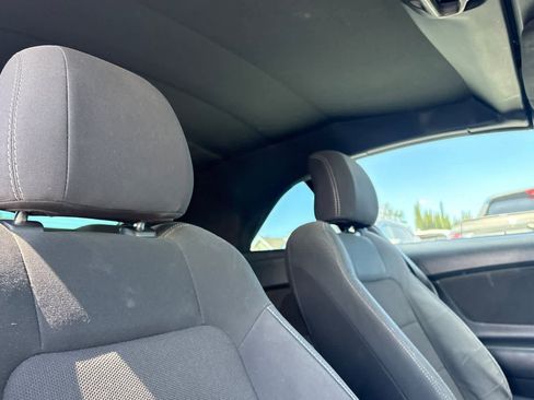 Used 2016 Ford Mustang Convertible RWD image 18