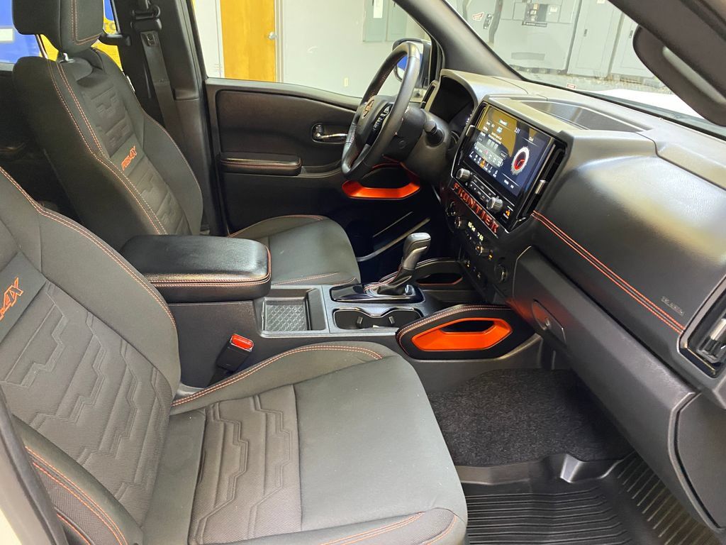 Used 2025 Nissan Frontier PRO-4X AWD/4WD image 26