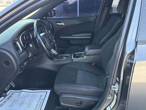 Used 2018 Dodge Charger SXT Plus RWD image 15