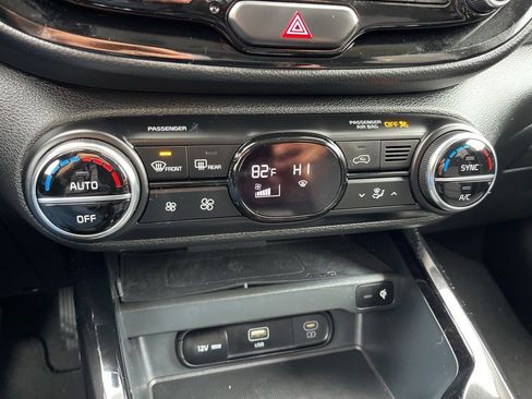 Certified 2024 Kia Soul EX image 11