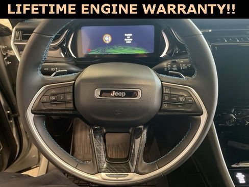 Used 2024 Jeep Grand Cherokee Trailhawk image 16