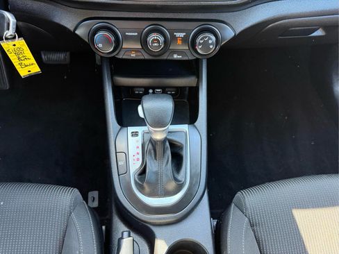 Used 2021 Kia Forte LXS FWD image 17