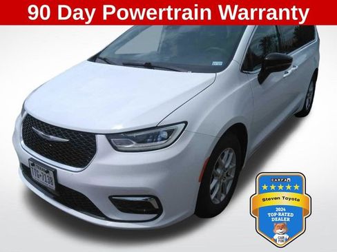 Used 2024 Chrysler Pacifica Touring-L FWD image 1