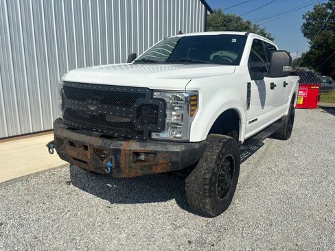 Used 2019 Ford F250 XLT w/ Snow Plow Prep Package AWD/4WD image 13