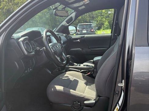 Used 2017 Toyota Tacoma SR5 image 15