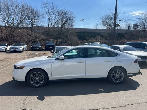 Used 2023 Honda Accord EX image 6