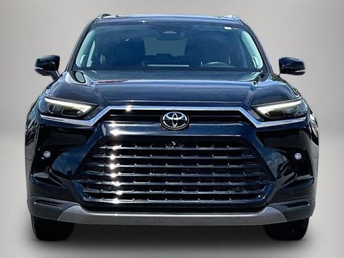 Used 2024 Toyota Grand Highlander AWD image 3