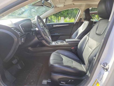 Used 2019 Ford Fusion Titanium image 17