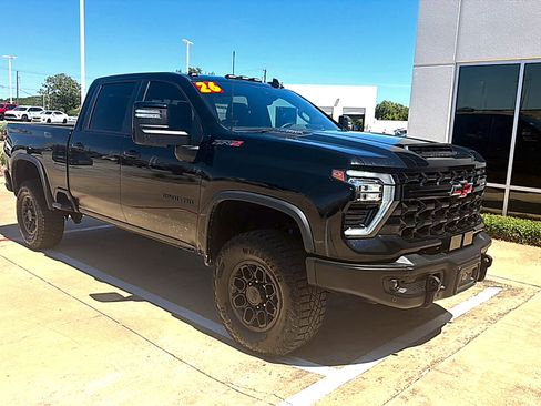 Used 2026 Chevrolet Silverado 2500 ZR2 w/ ZR2 Bison Edition AWD/4WD image 3