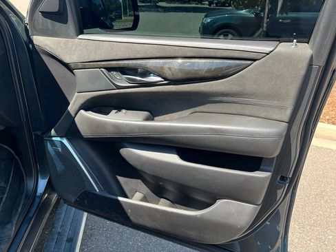 Used 2020 Cadillac Escalade Platinum AWD/4WD image 28