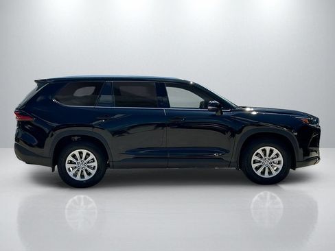 Certified 2026 Toyota Grand Highlander XLE FWD image 4